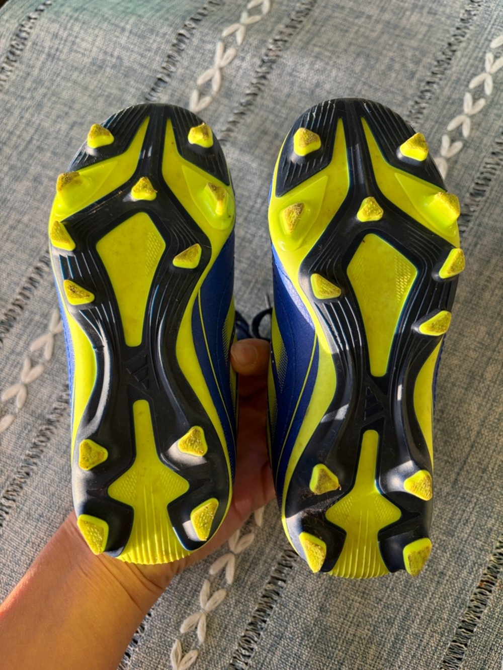 Kids Soccer Cleats Blue and Neon Green - Picture 4 of 5